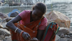 झारखंड की वह नदी, जहां सोना तलाशते हैं लोग- ग्राउंड रिपोर्ट